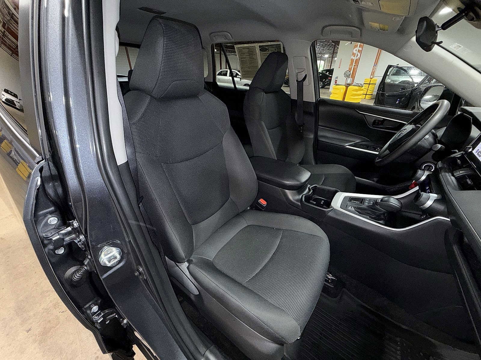 Thumbnail: 2024 Toyota RAV4 - 16