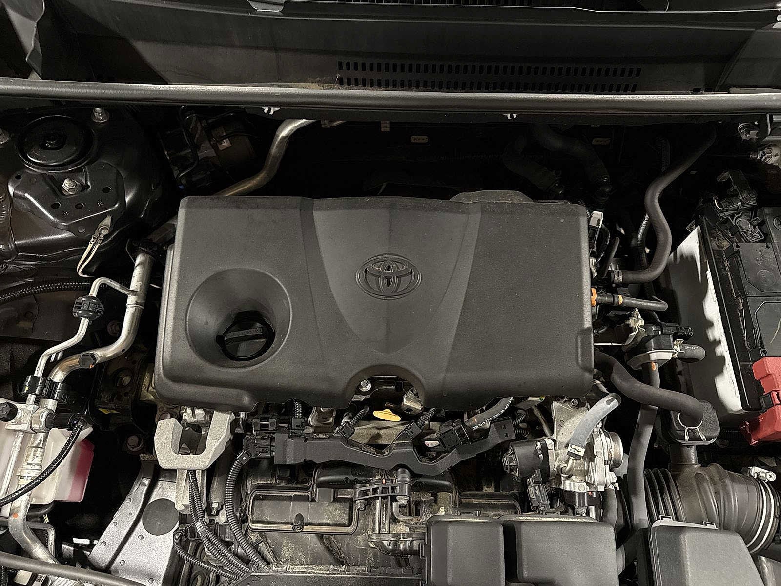 Thumbnail: 2022 Toyota RAV4 - 12