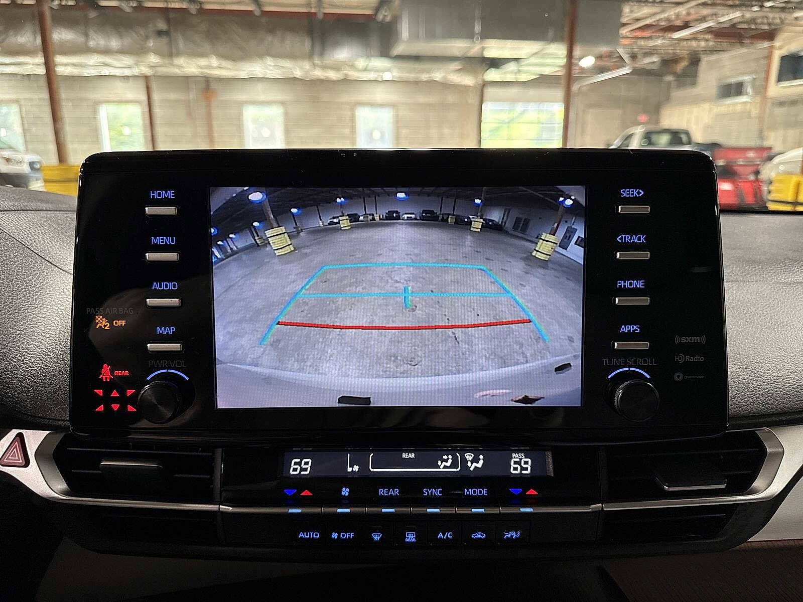 Thumbnail: 2023 Toyota Sienna - 25