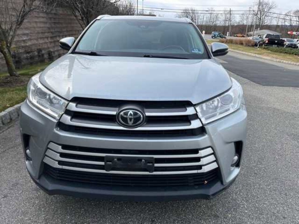 Used 2019 Toyota Highlander XLE V6 SUV