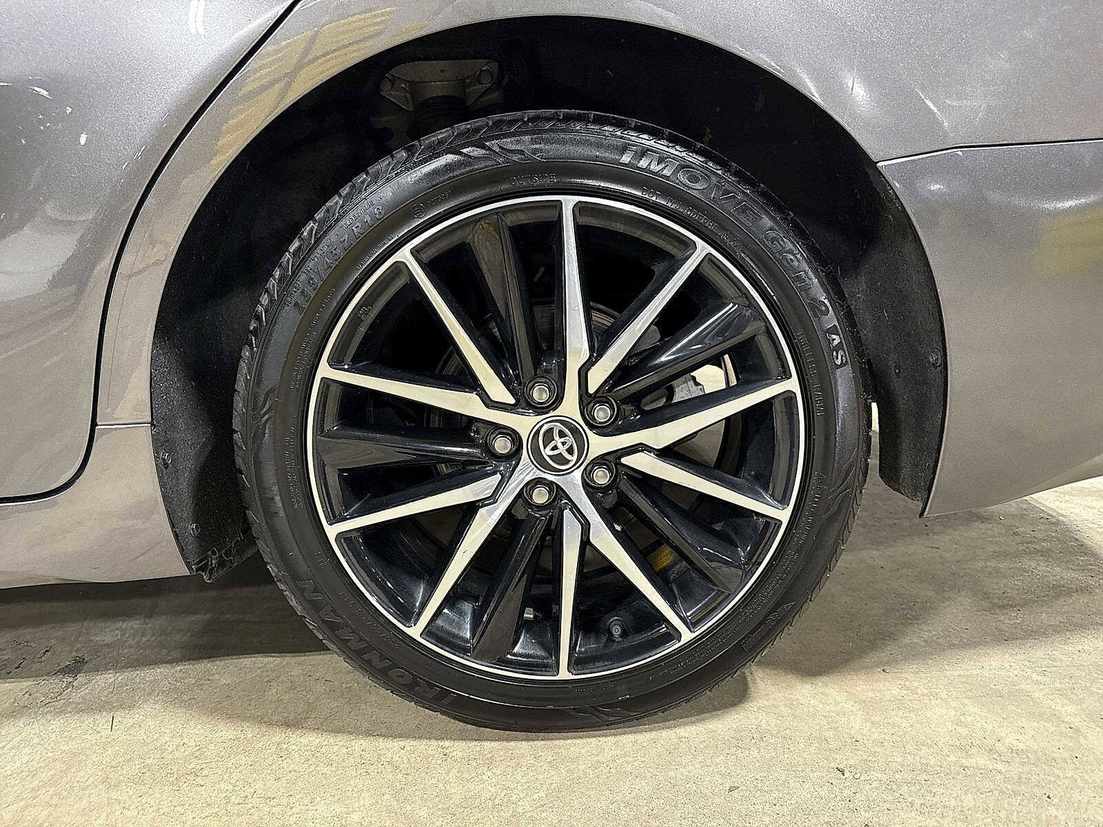 Thumbnail: 2023 Toyota Camry - 10