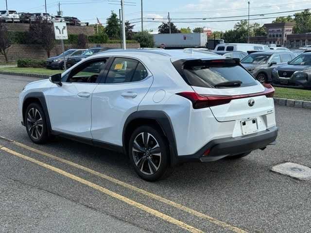 Thumbnail: 2020 Lexus UX - 6