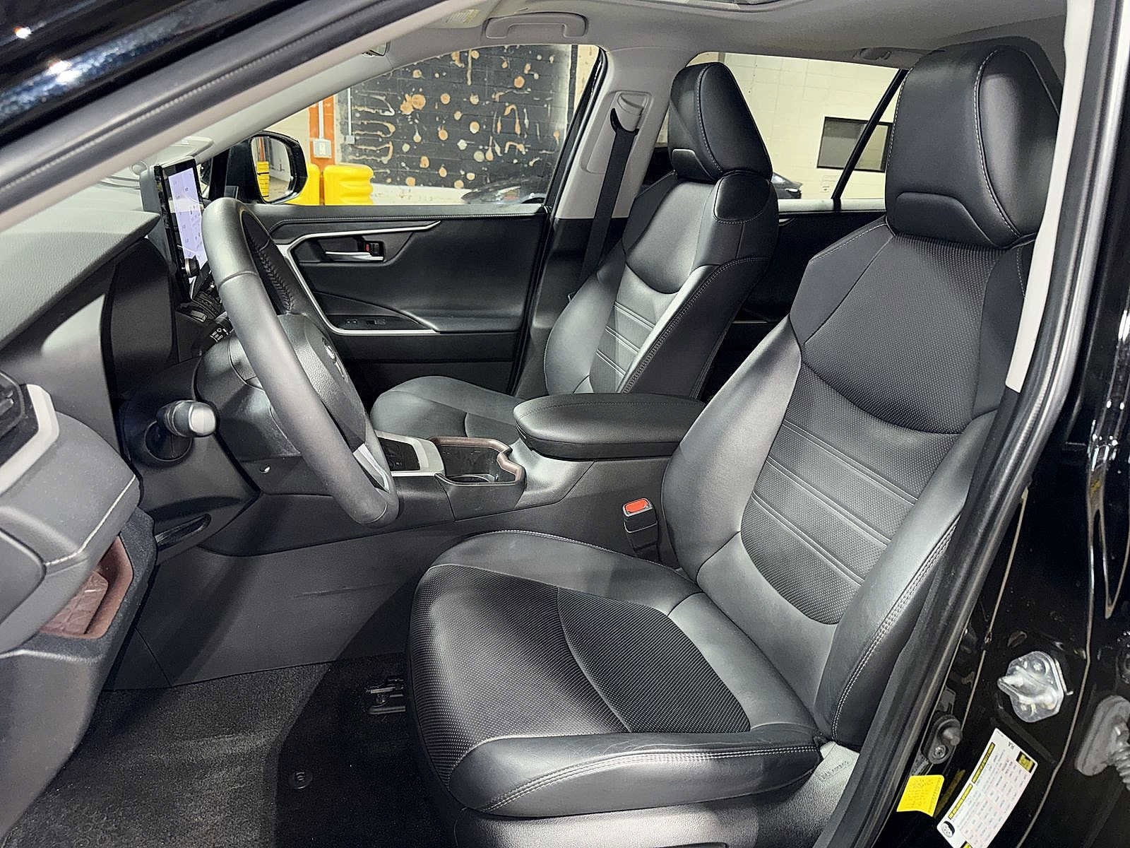 Thumbnail: 2023 Toyota RAV4 - 15