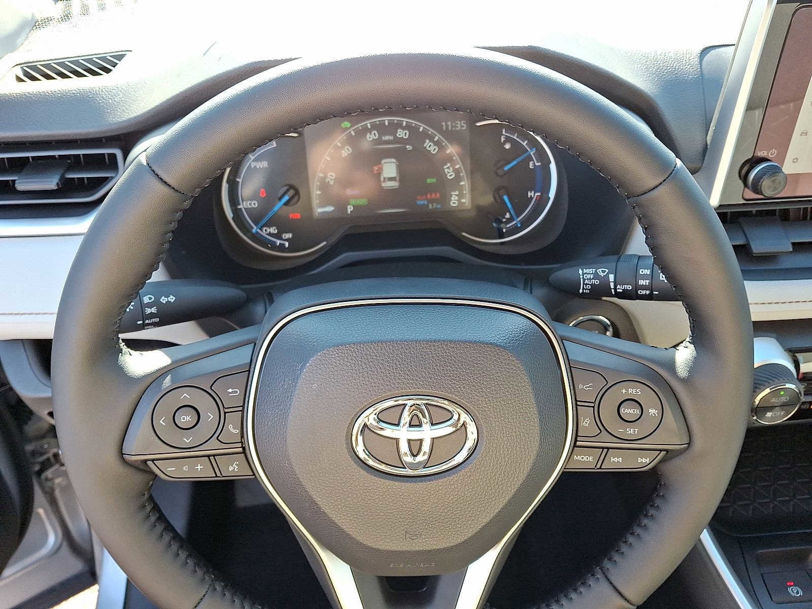 Thumbnail: 2025 Toyota RAV4 - 17