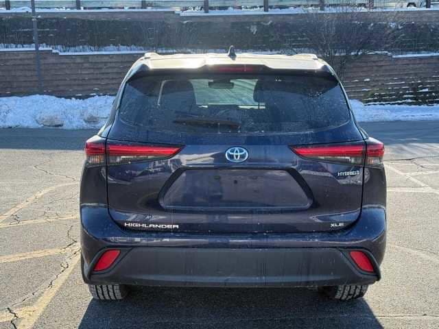 Thumbnail: 2022 Toyota Highlander - 5