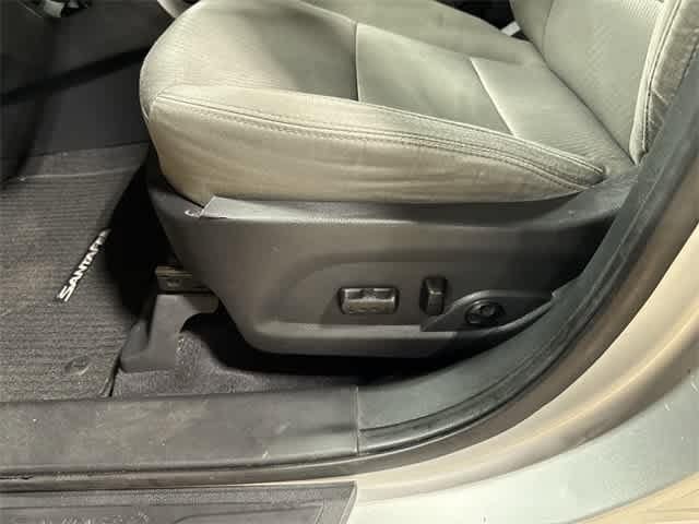 Thumbnail: 2013 Hyundai Santa Fe - 23