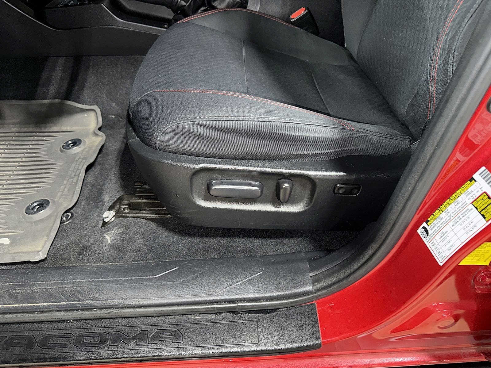 Thumbnail: 2020 Toyota Tacoma - 23