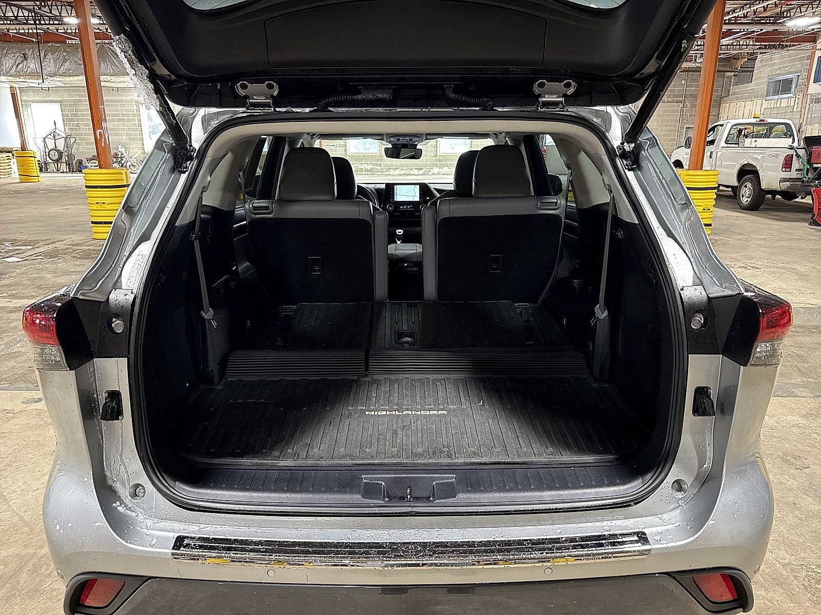 Thumbnail: 2020 Toyota Highlander - 10