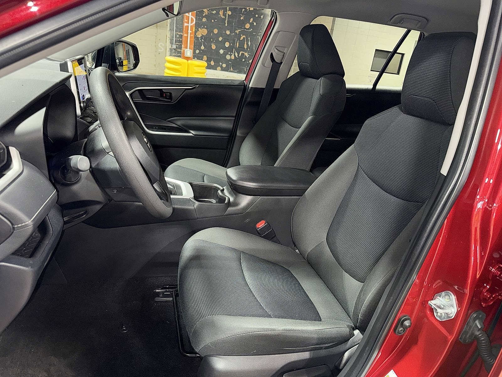 Thumbnail: 2023 Toyota RAV4 - 15