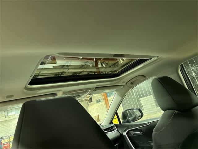 Thumbnail: 2024 Toyota RAV4 - 24