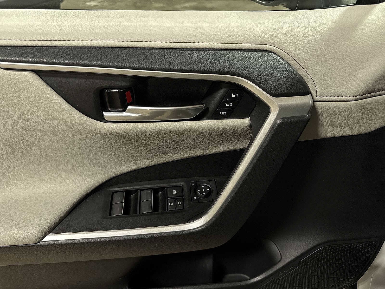 Thumbnail: 2023 Toyota RAV4 - 22