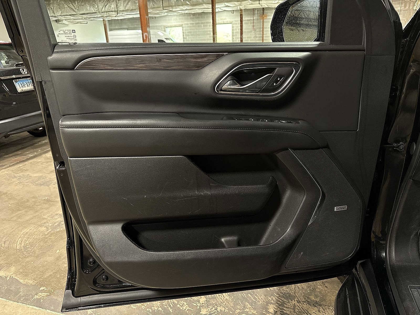 Thumbnail: 2023 Chevrolet Suburban - 32