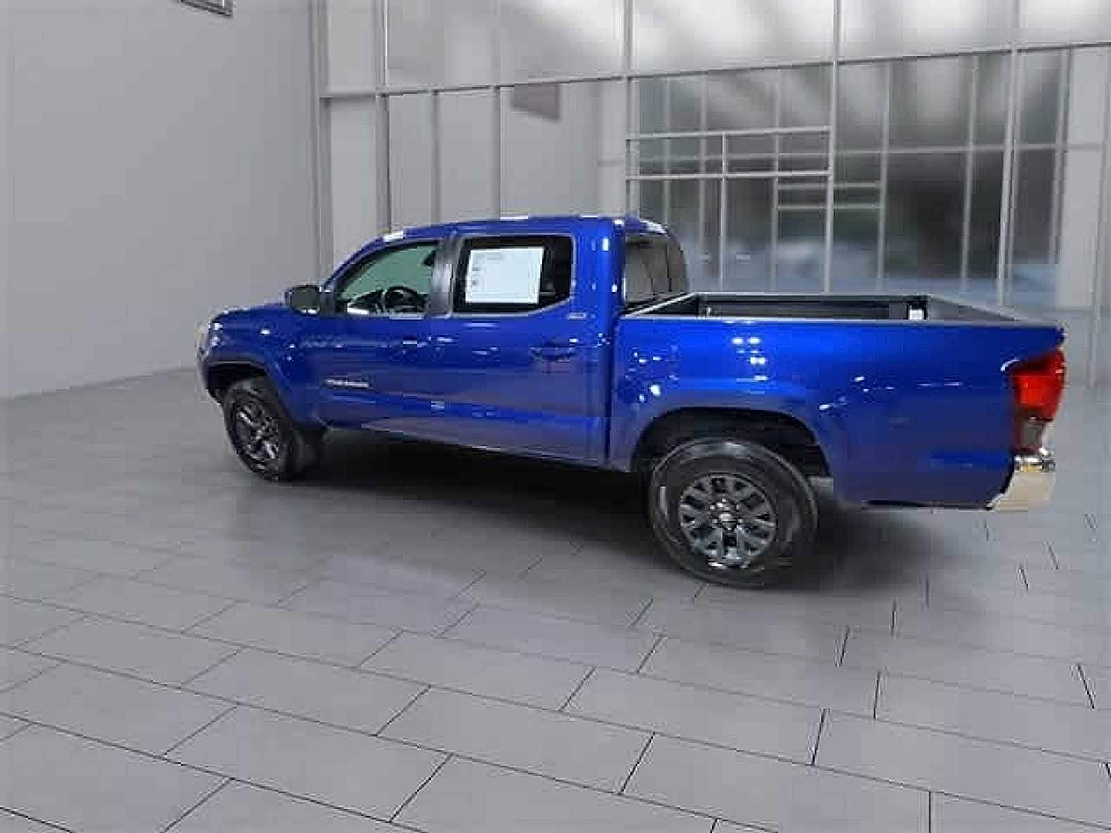 Thumbnail: 2023 Toyota Tacoma - 10