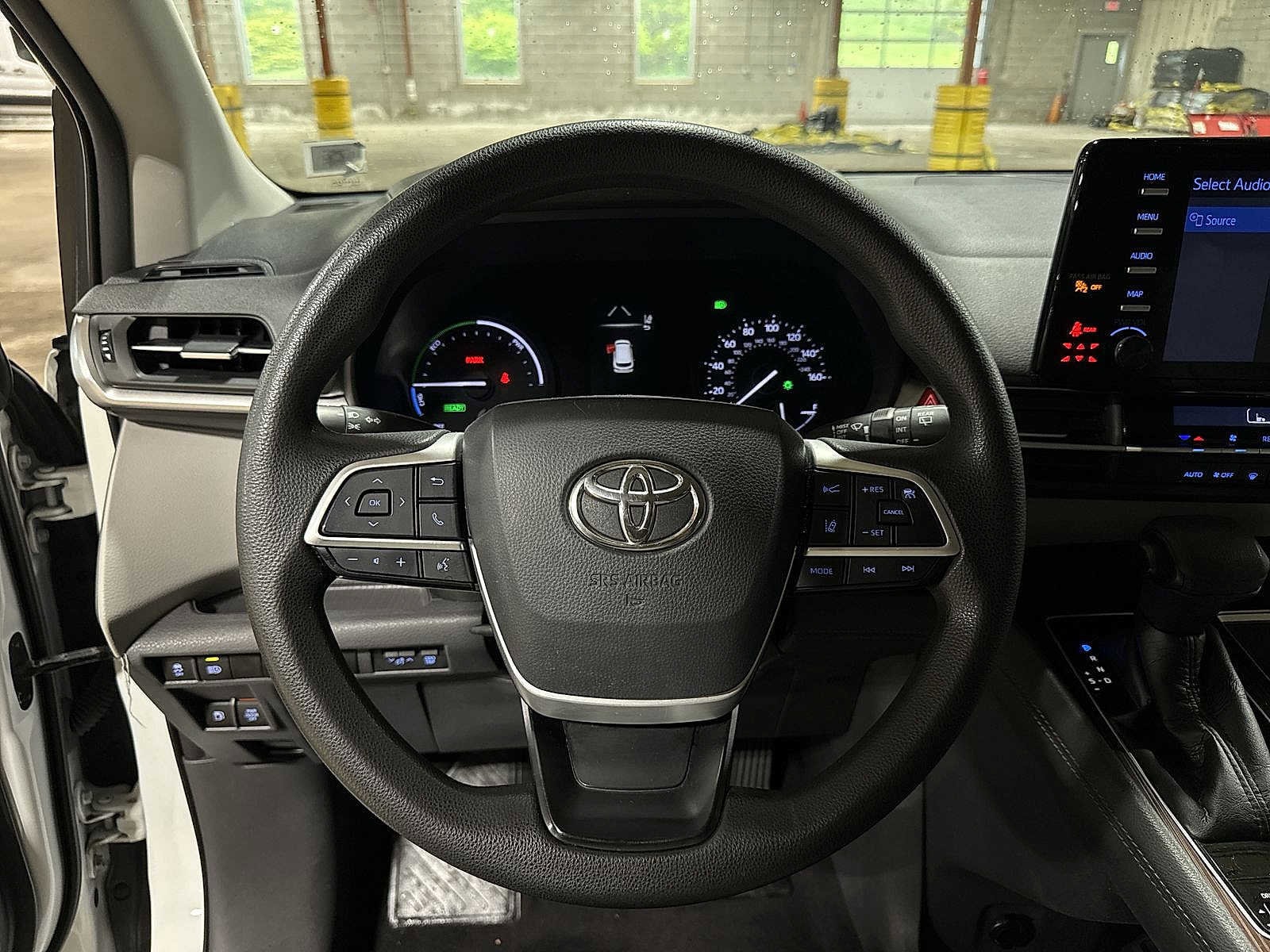 Thumbnail: 2021 Toyota Sienna - 19