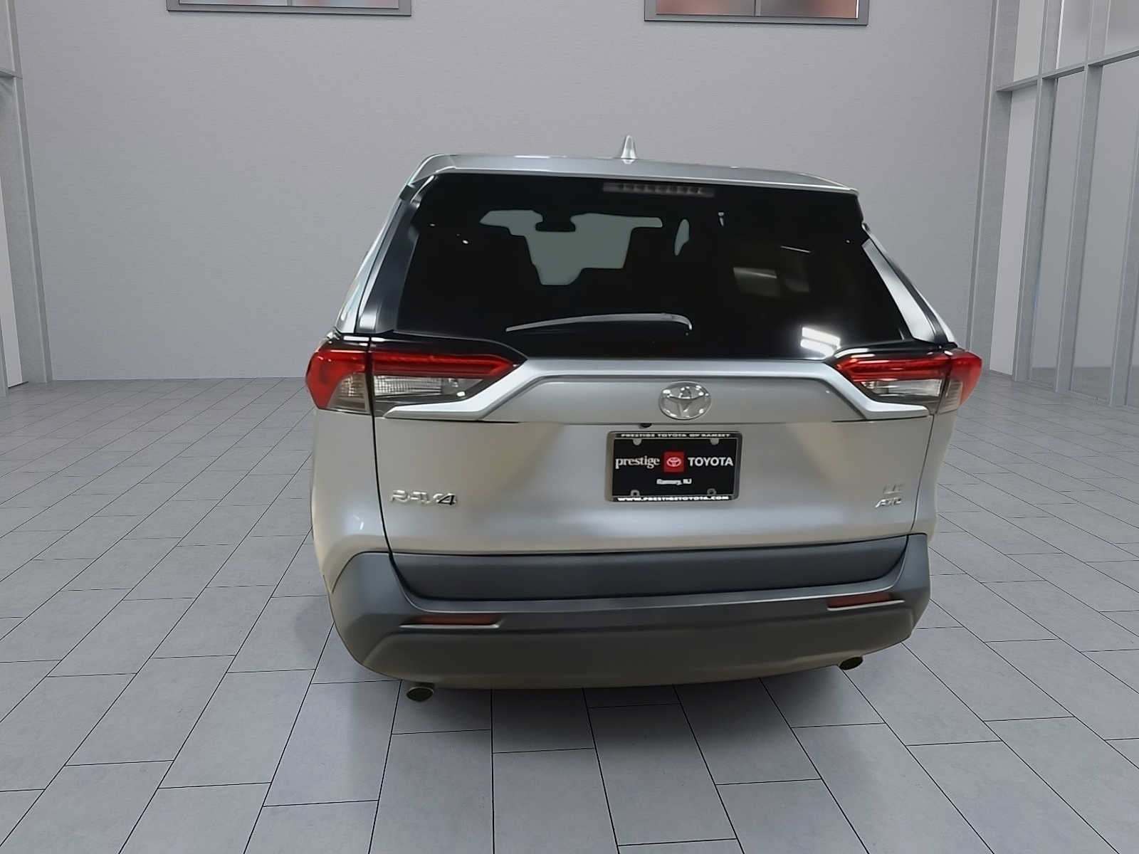 2023 Toyota RAV4 LE - Photo 7