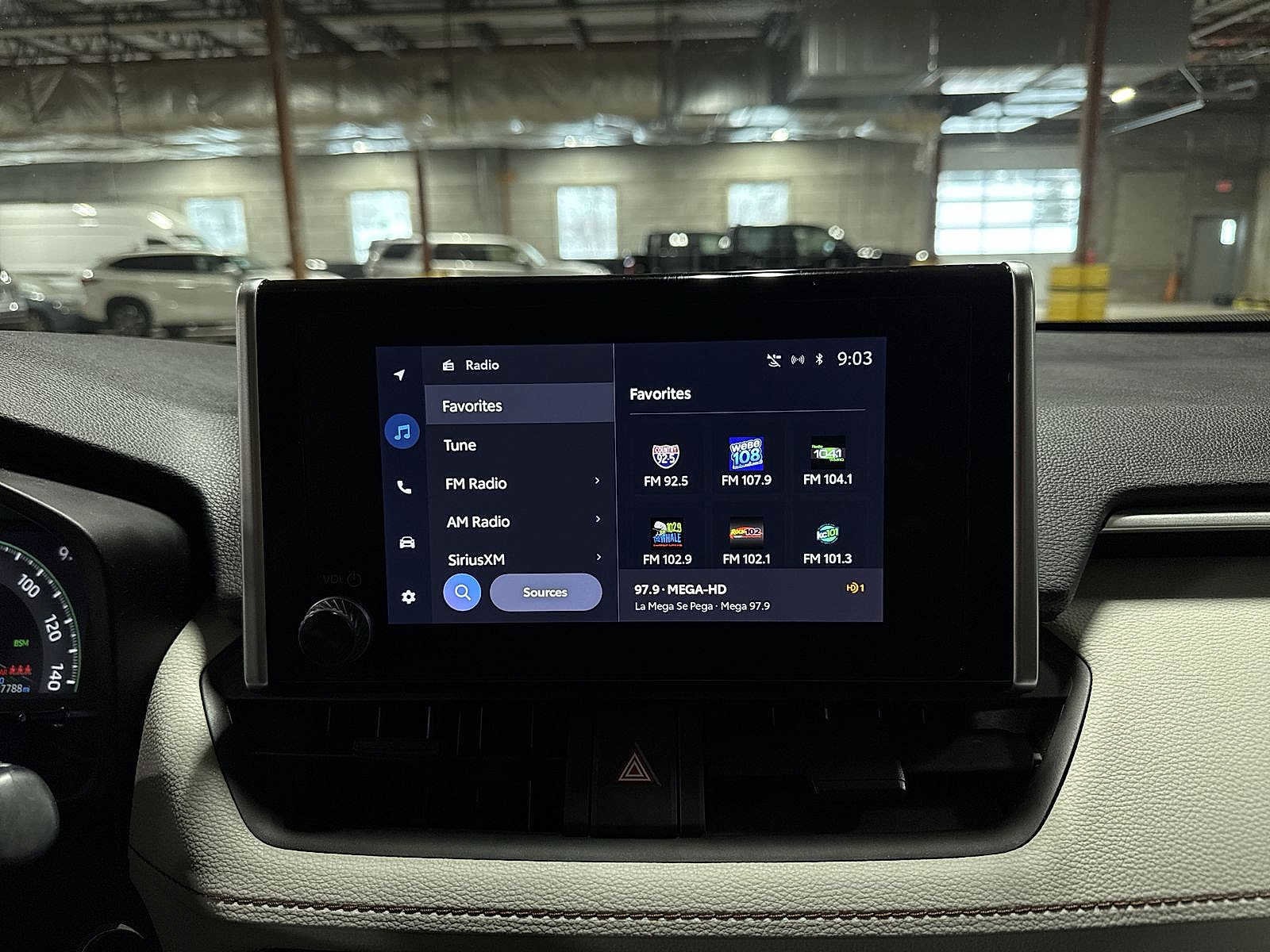 Thumbnail: 2023 Toyota RAV4 - 20