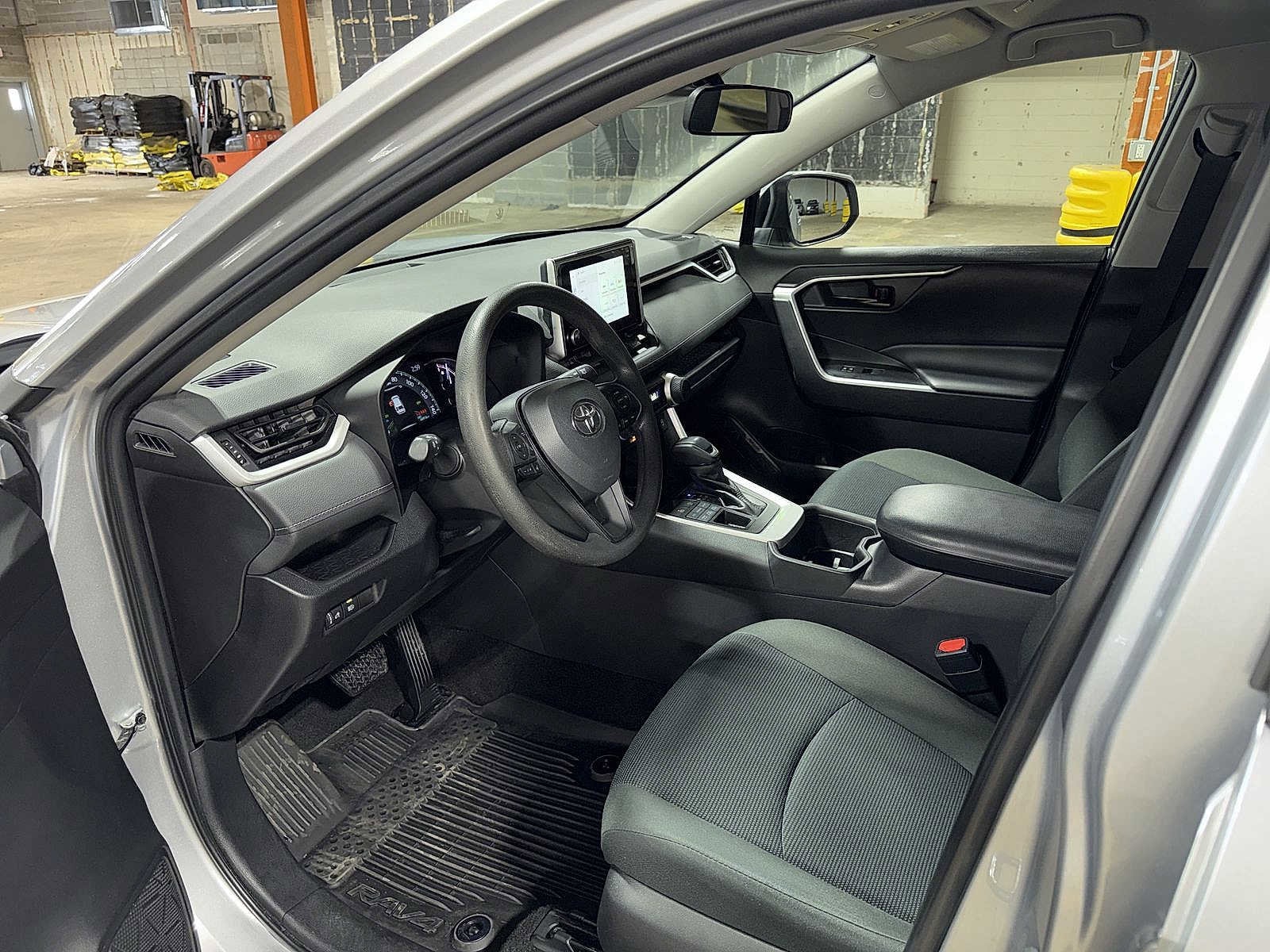 Thumbnail: 2023 Toyota RAV4 - 27