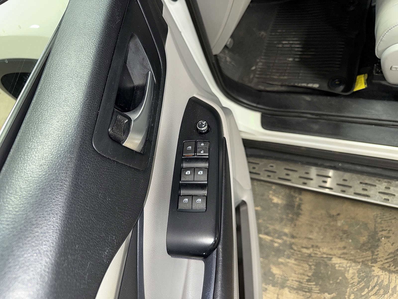 Thumbnail: 2017 Toyota Highlander - 24