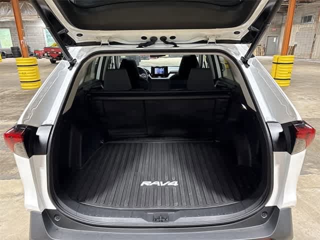 2022 Toyota RAV4 XLE 11
