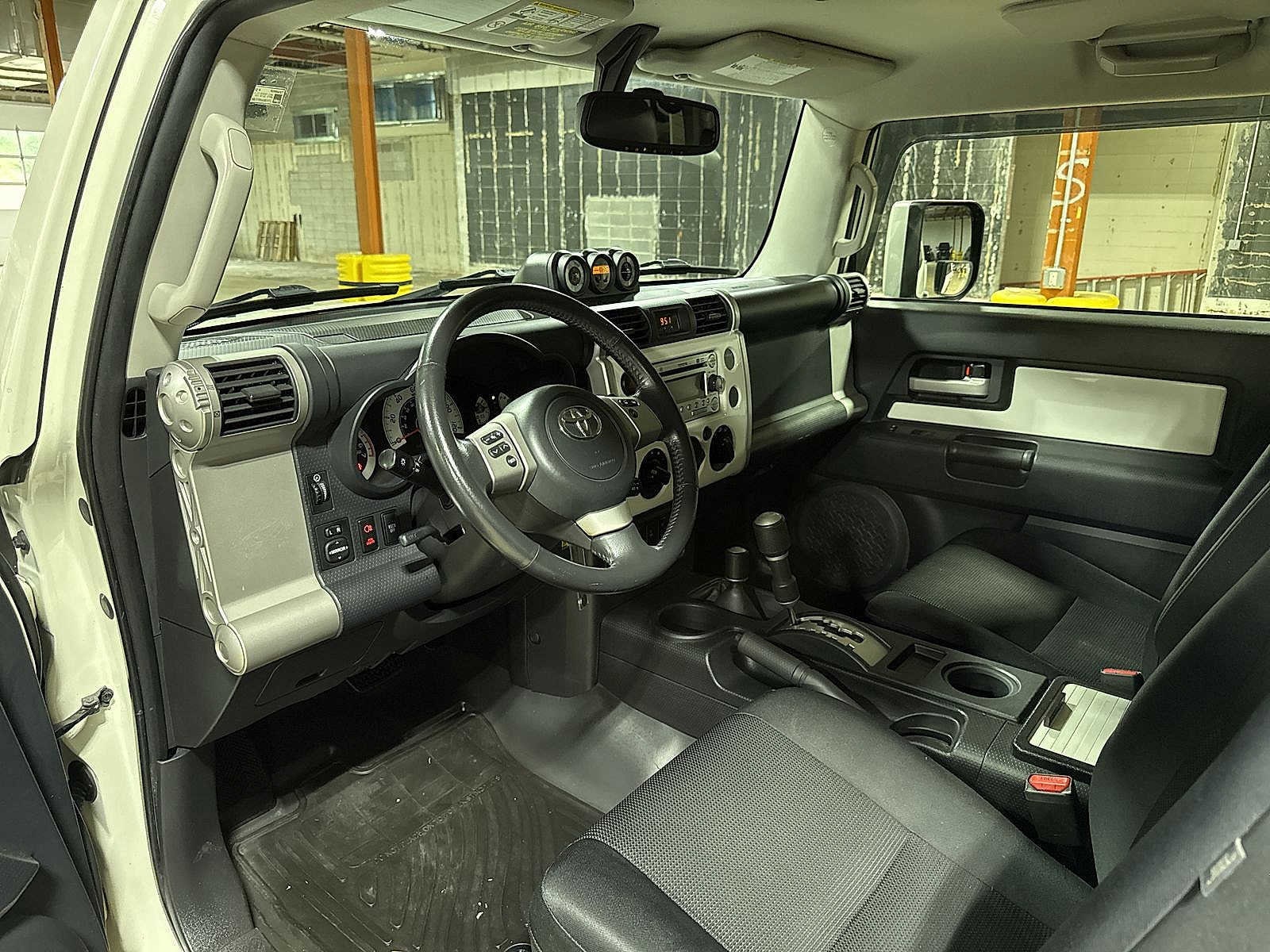 Thumbnail: 2013 Toyota FJ Cruiser - 25