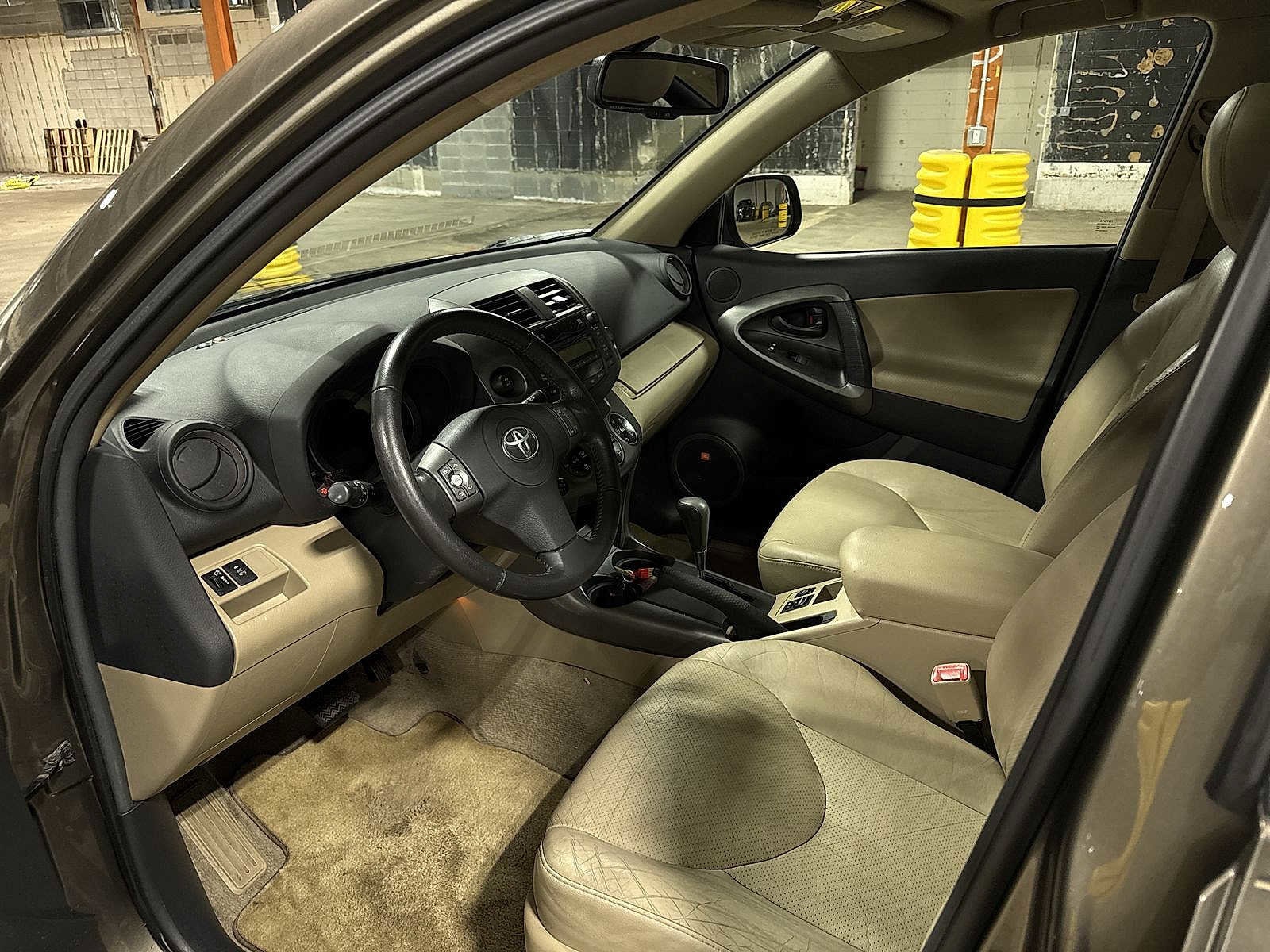 Thumbnail: 2009 Toyota RAV4 - 30