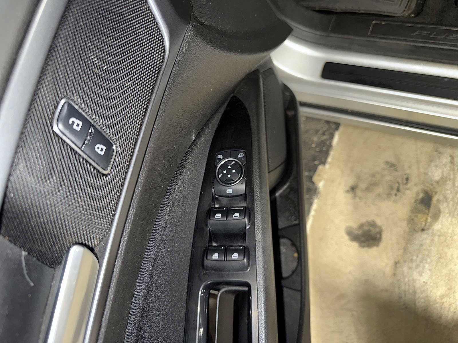 Thumbnail: 2015 Ford Fusion - 21