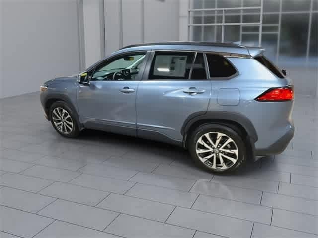 2024 Toyota Corolla Cross XLE 6