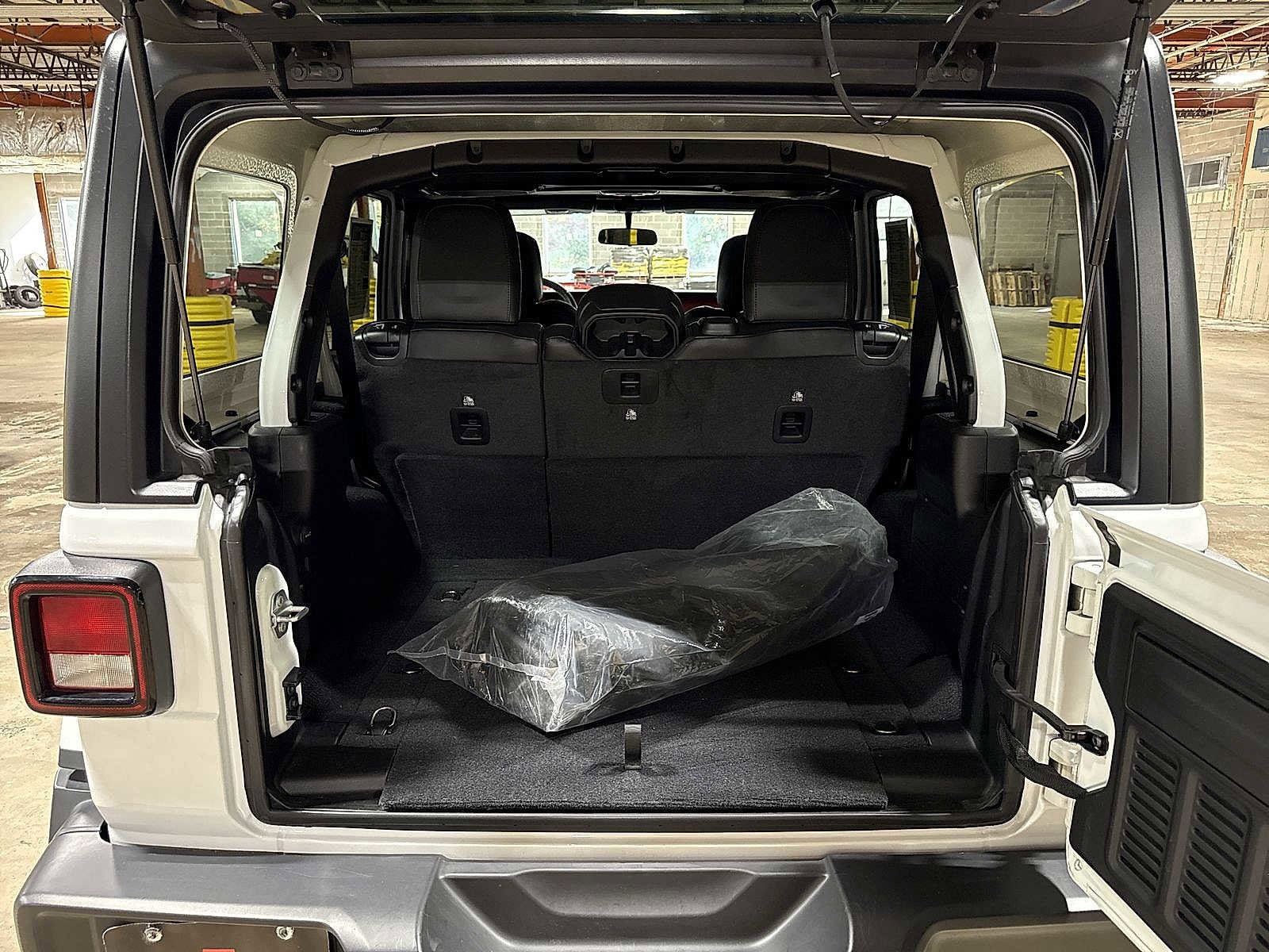 Thumbnail: 2021 Jeep Wrangler - 11