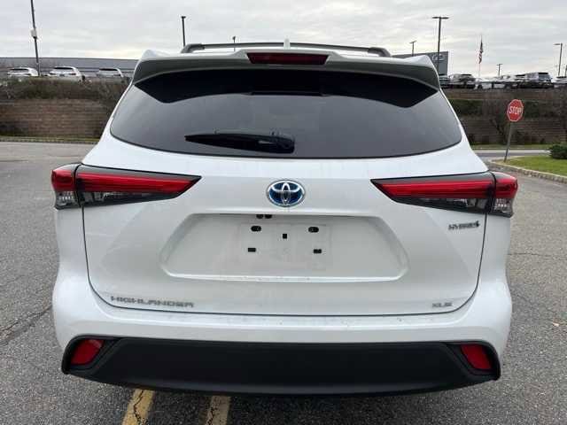 Thumbnail: 2022 Toyota Highlander - 5