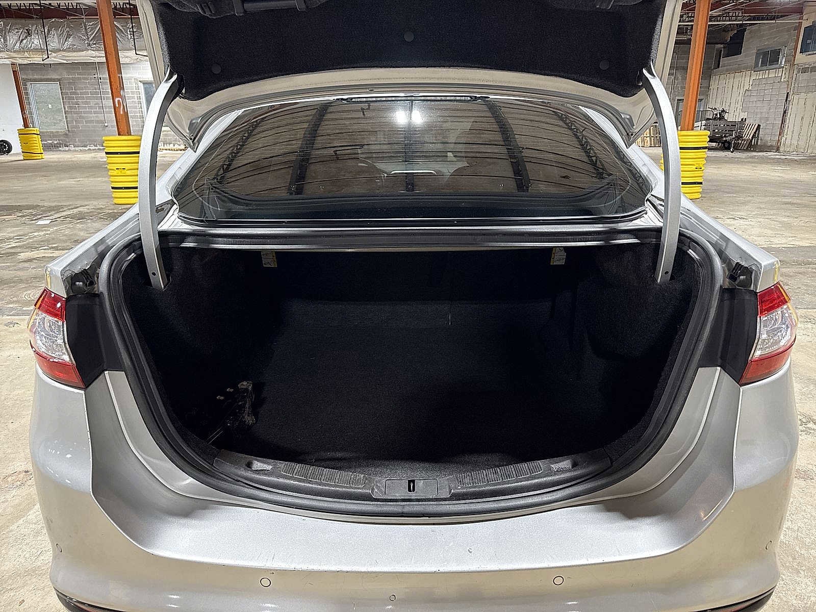 Thumbnail: 2015 Ford Fusion - 10