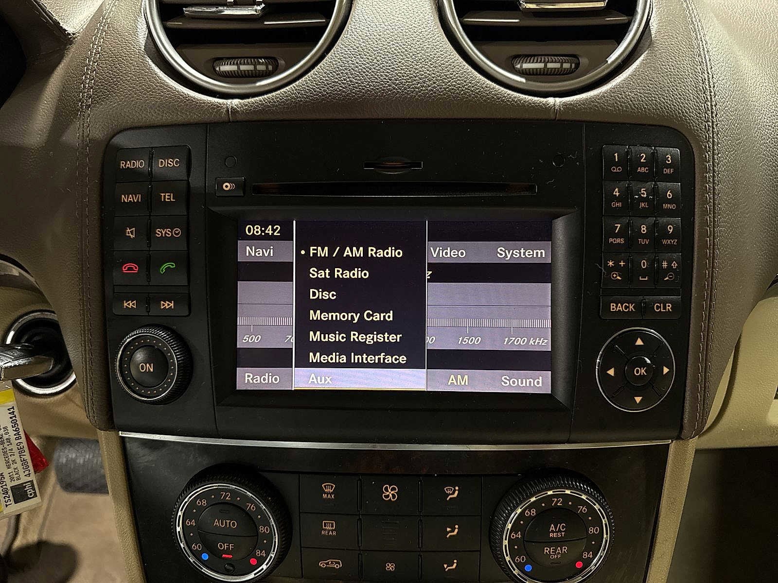 Thumbnail: 2011 Mercedes-Benz GL-Class - 22