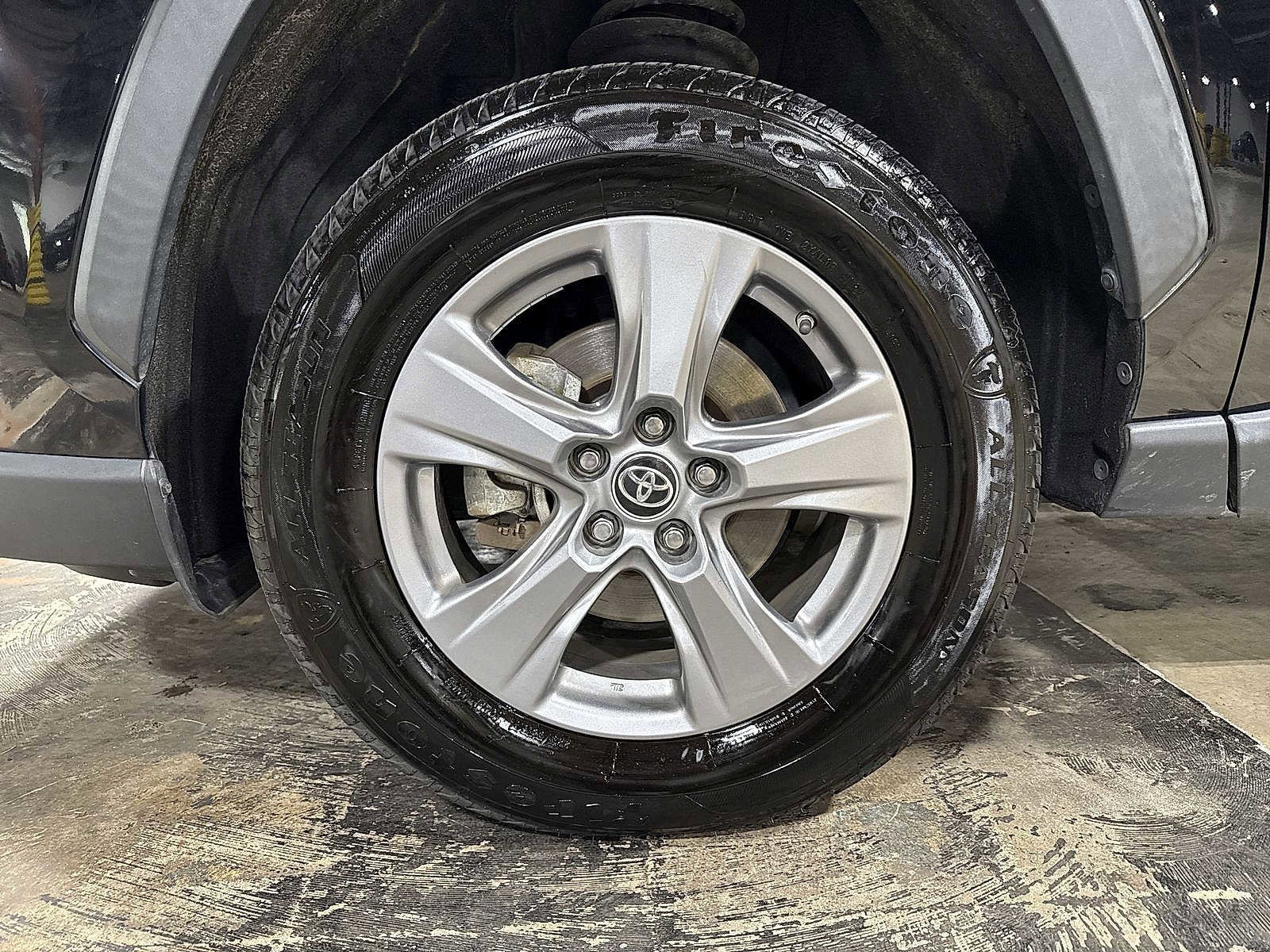 Thumbnail: 2022 Toyota RAV4 - 10