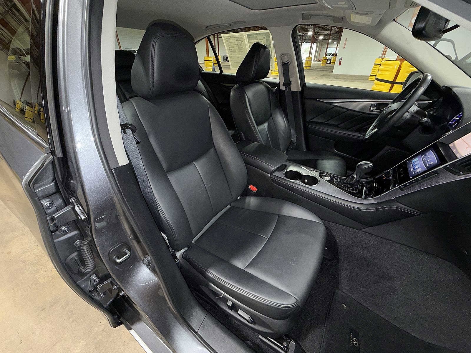 Thumbnail: 2015 INFINITI Q50 - 16