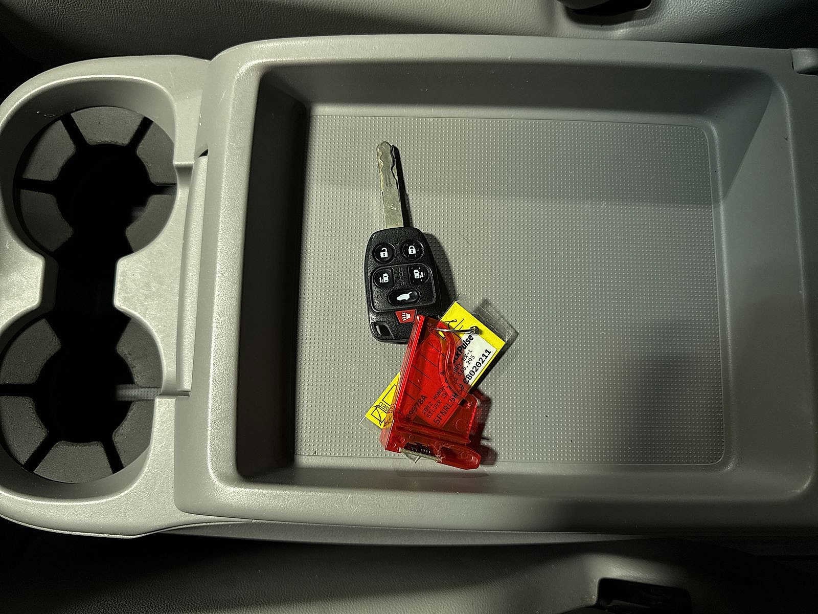 Thumbnail: 2012 Honda Odyssey - 33