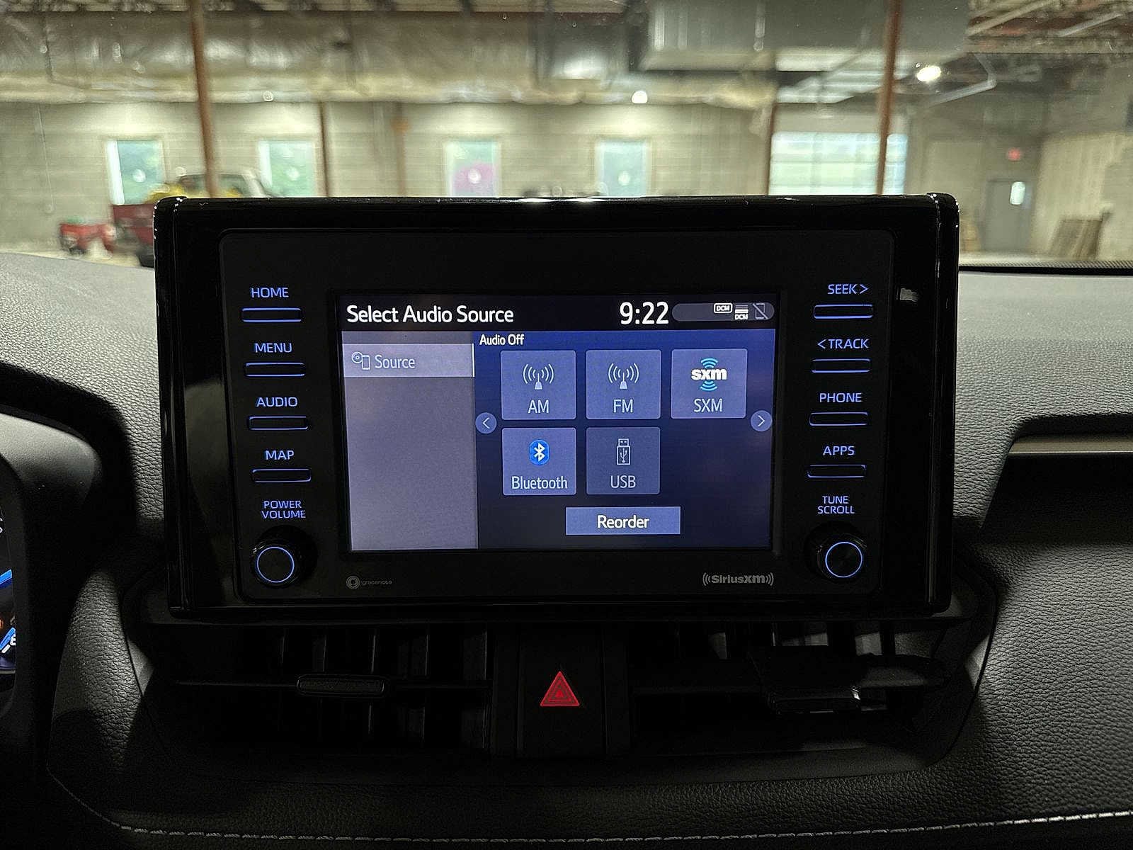 Thumbnail: 2022 Toyota RAV4 - 20