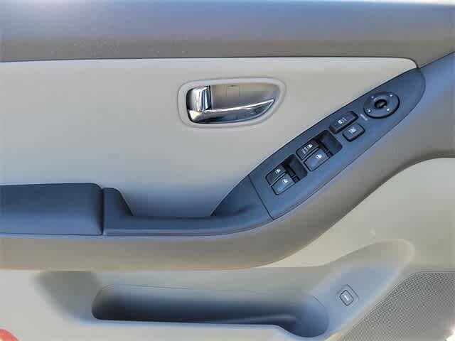 2010 Hyundai Elantra  10