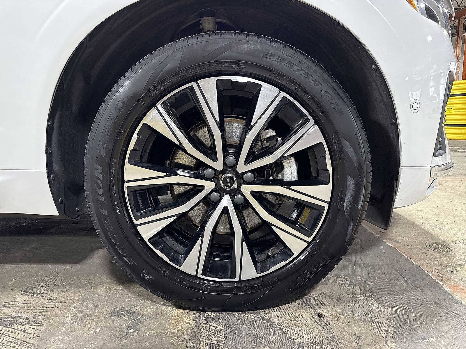 Thumbnail: 2023 Volvo XC60 - 10