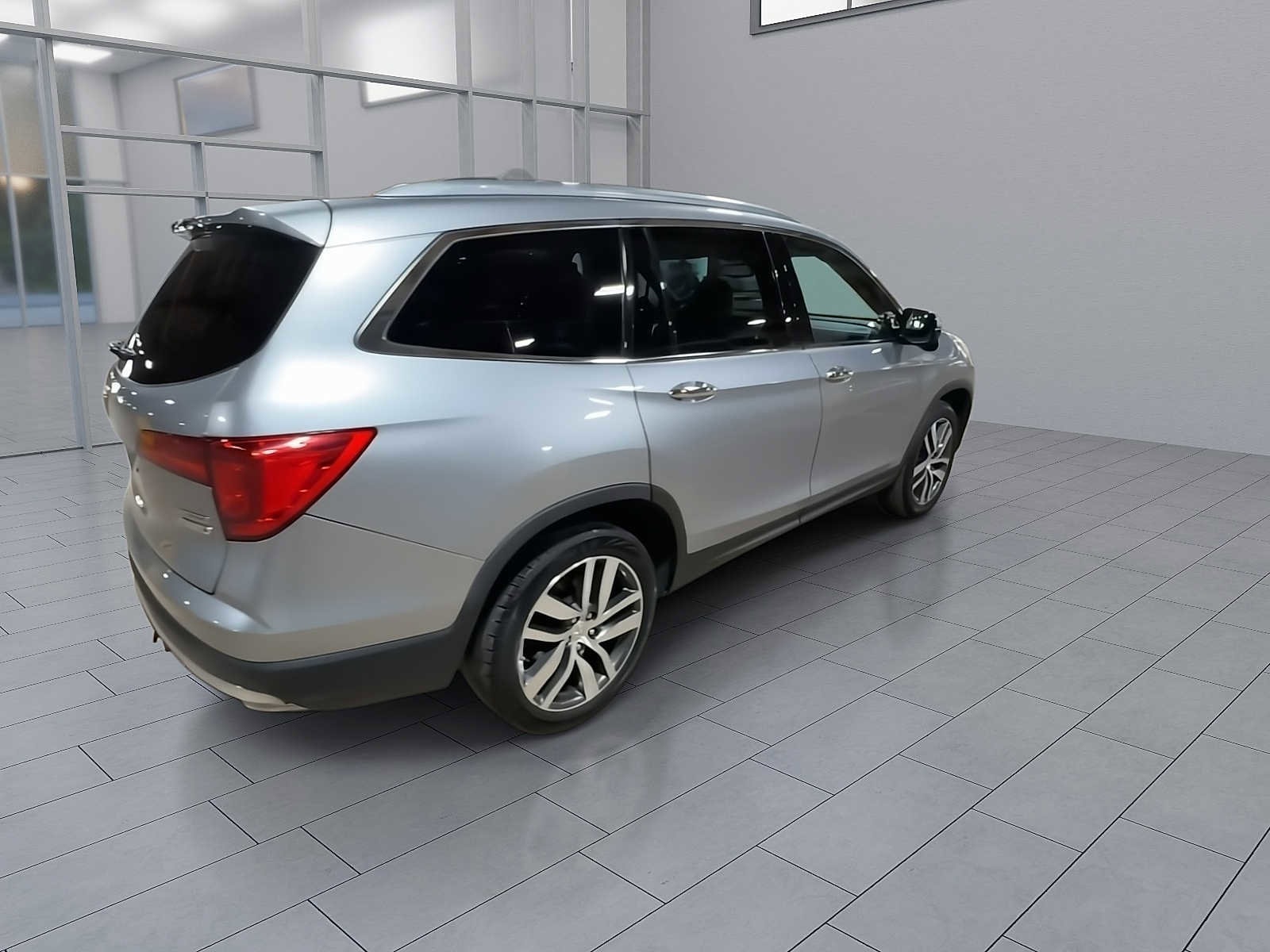 Thumbnail: 2016 Honda Pilot - 8