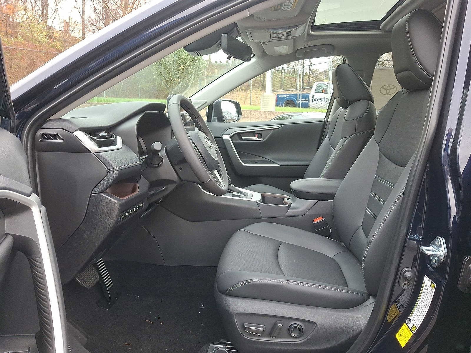 Thumbnail: 2025 Toyota RAV4 - 14