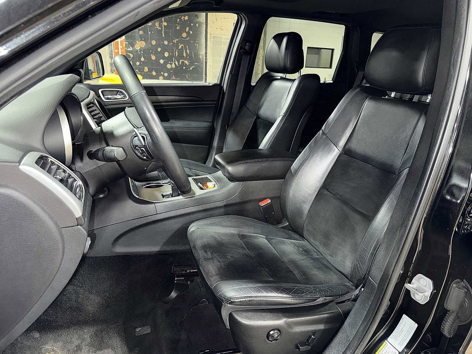 Thumbnail: 2015 Jeep Grand Cherokee - 15