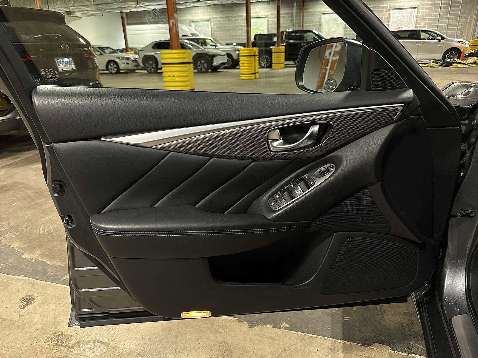 Thumbnail: 2015 INFINITI Q50 - 32