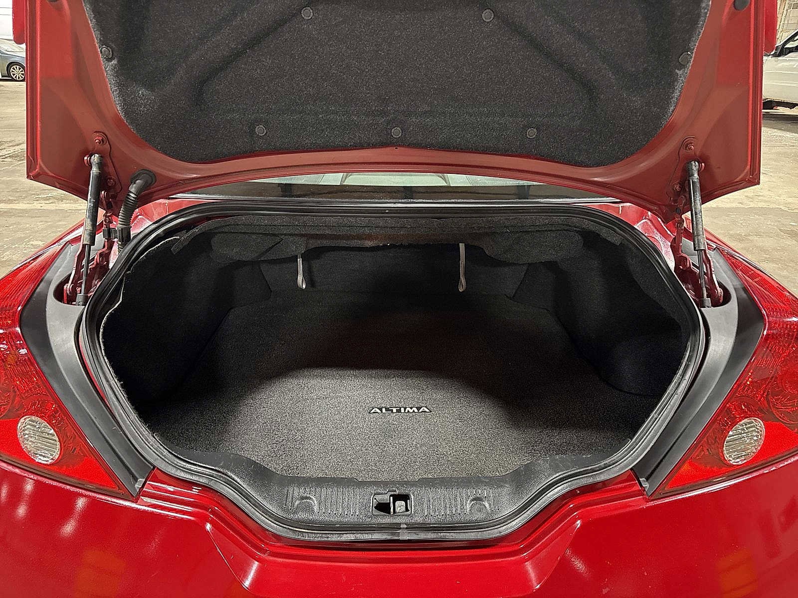 Thumbnail: 2011 Nissan Altima - 11