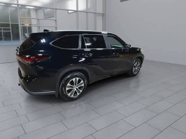 Thumbnail: 2025 Toyota Highlander - 8