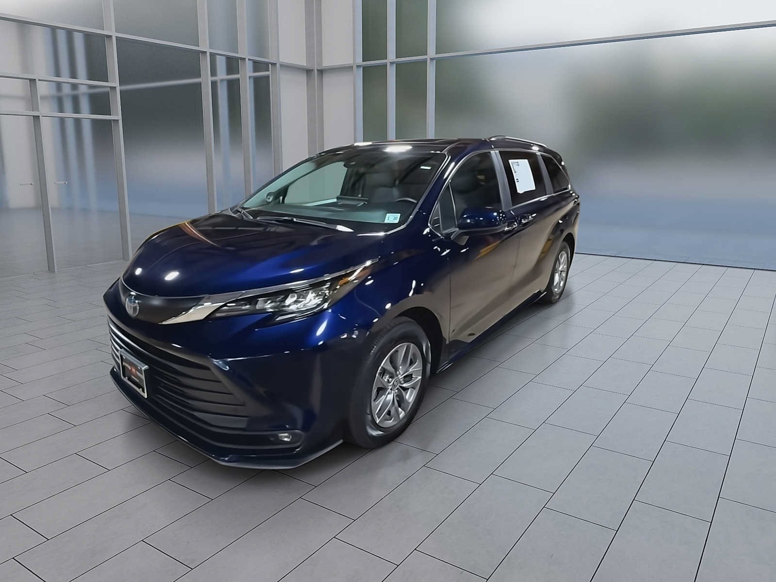 Thumbnail: 2025 Toyota Sienna - 3