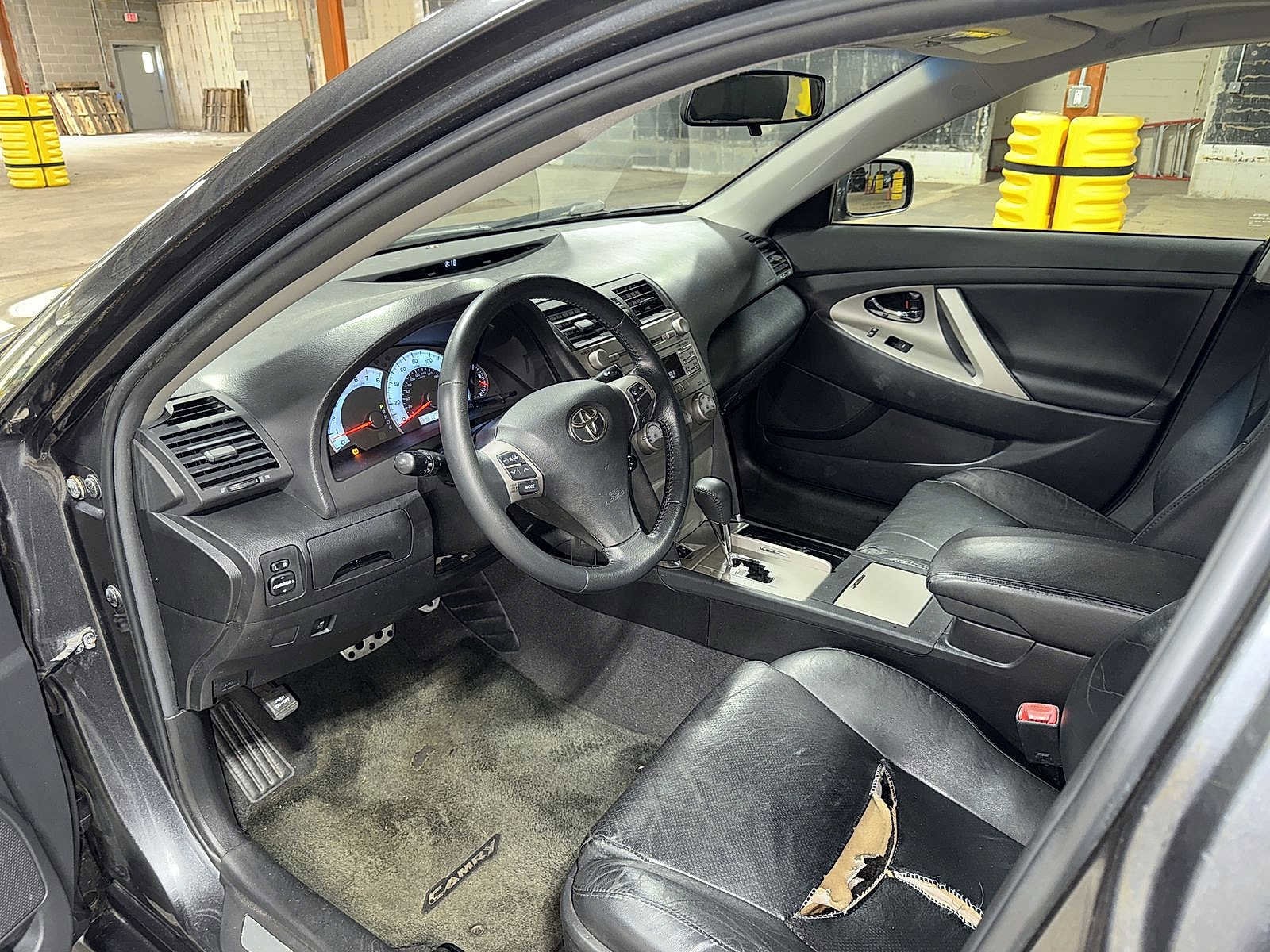 Thumbnail: 2011 Toyota Camry - 25