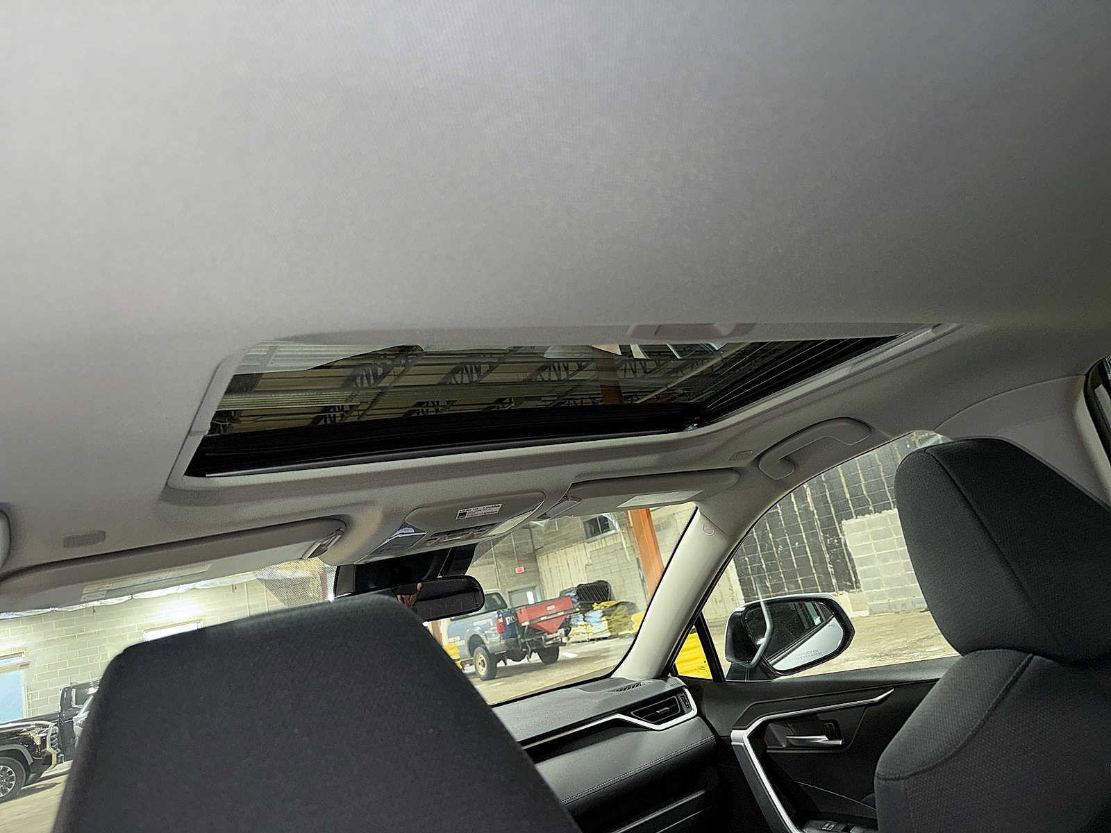 Thumbnail: 2025 Toyota RAV4 - 43