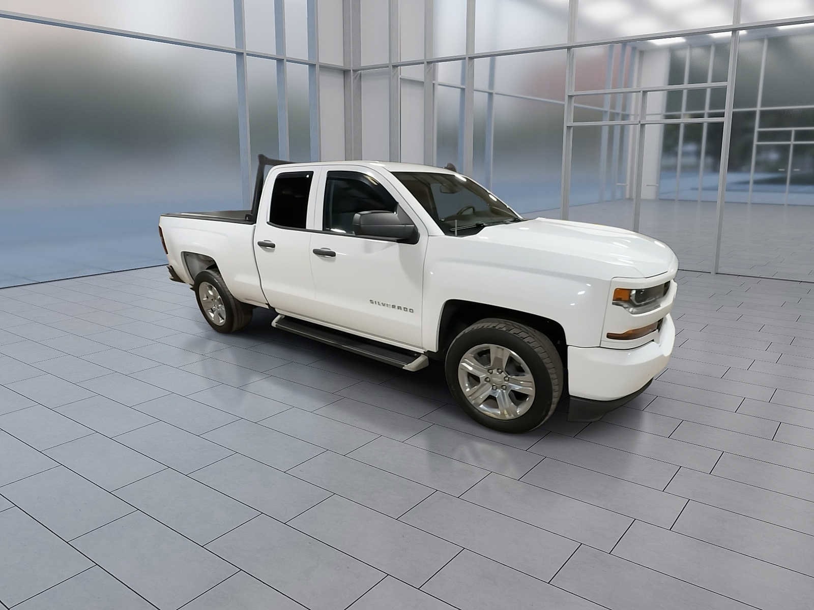 Thumbnail: 2018 Chevrolet Silverado 1500 - 2