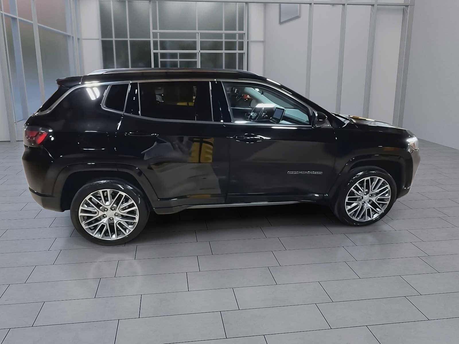 Thumbnail: 2022 Jeep Compass - 9