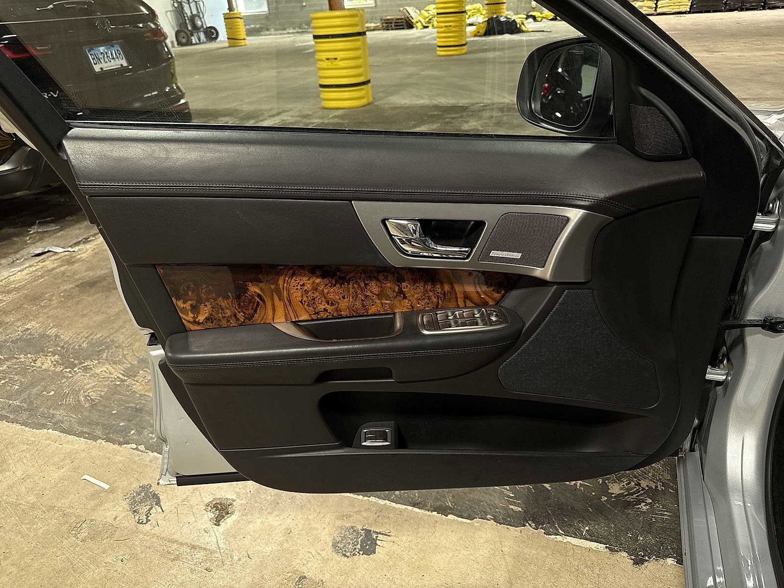 Thumbnail: 2009 Jaguar XF - 30