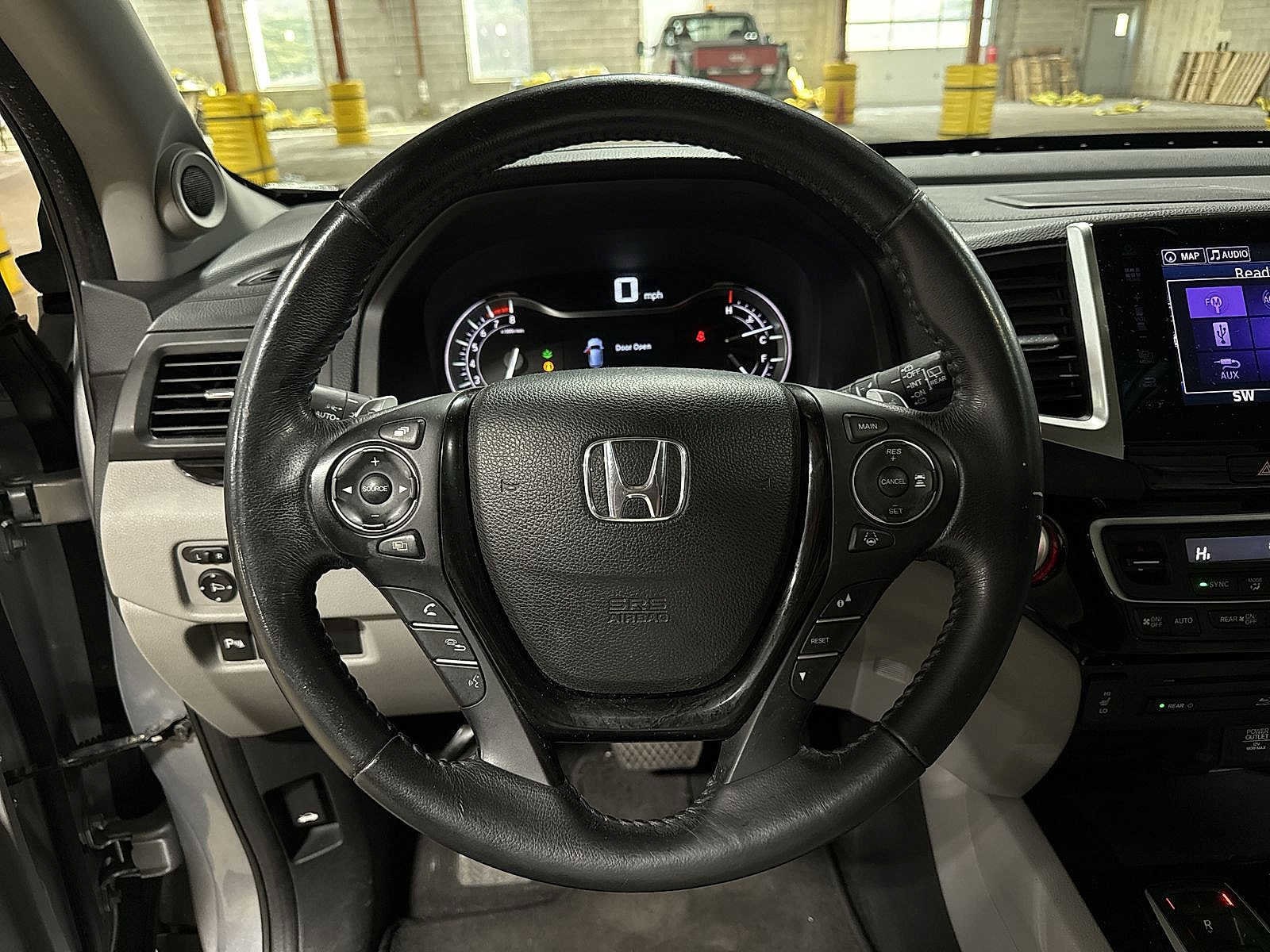 Thumbnail: 2016 Honda Pilot - 18